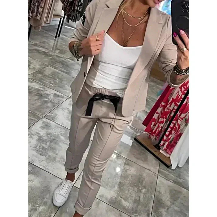 Isabelle | Ensemble sur mesure avec un blazer doux et un jogging décontracté