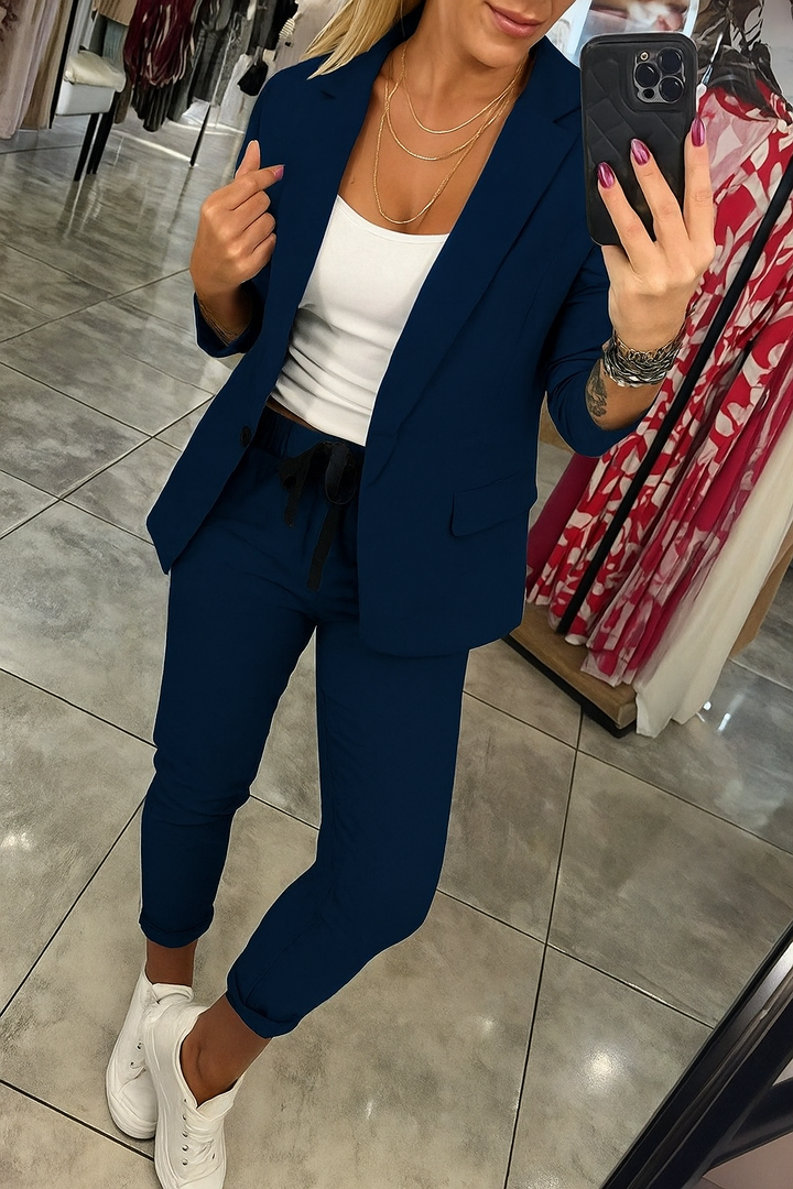 Isabelle | Ensemble sur mesure avec un blazer doux et un jogging décontracté